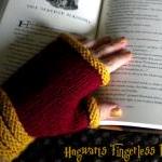 PATTERN: Hogwarts Fingerless Mitts ..